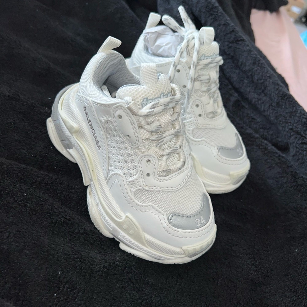 Triple S Kids White/ Metallic Grey Balenciaga Sneakers